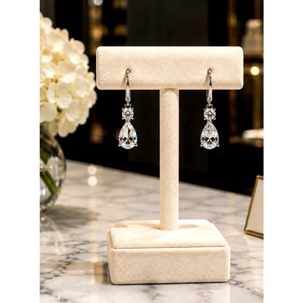 Sparkling Droplet Zircon Hoop Earrings - white